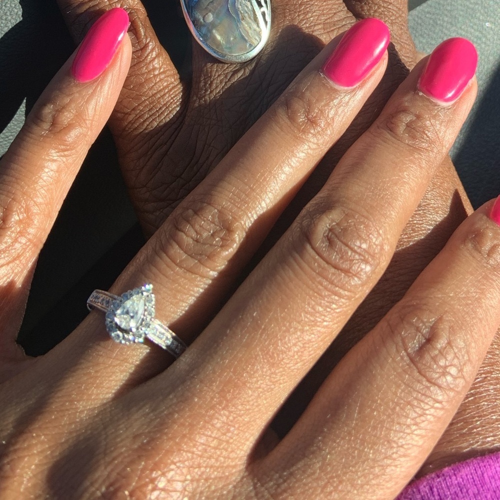 diamond pear shaped engagement ring 💍 💎 💍
